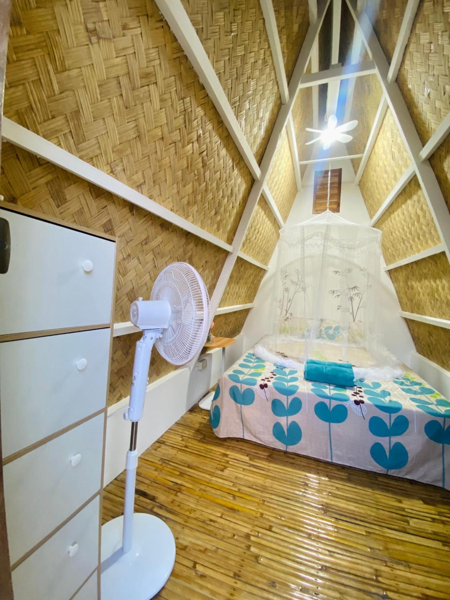 Happy Monkey Hostel El Nido Exterior foto
